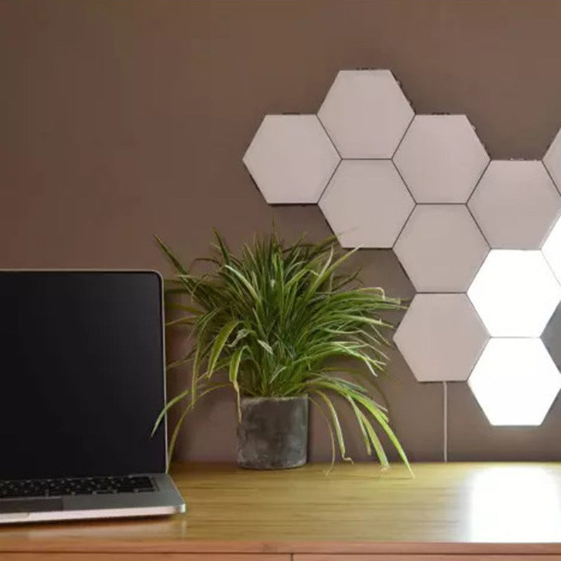 Honeycomb Quantum Light